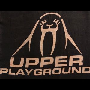 Men’s Large Upper Playground T-shirt